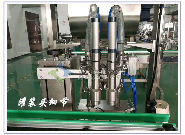 雙頭醬料灌裝旋蓋一體機設備細節(jié)
